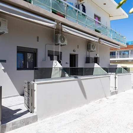 Aretousa Apt, Few Steps Away From The Beach! Lejlighed *