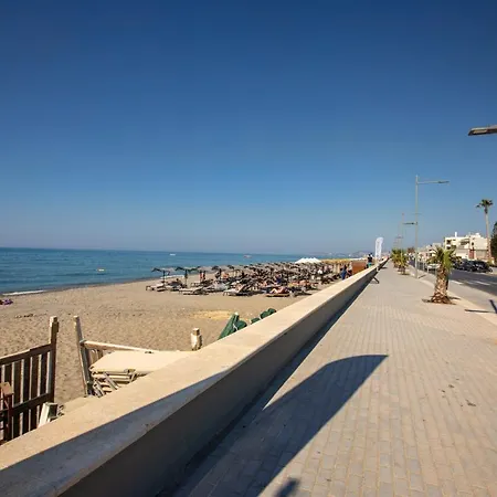 Aretousa Apt, Few Steps Away From The Beach! Lejlighed