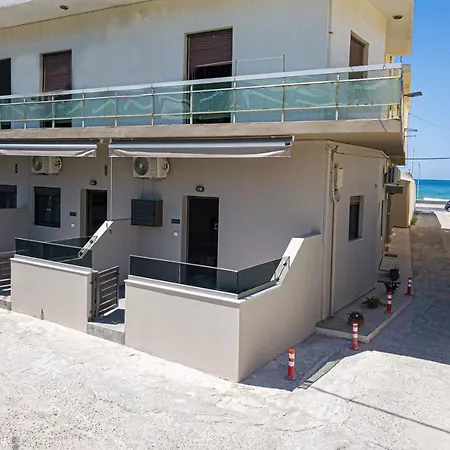 Aretousa Apt, Few Steps Away From The Beach! Апартаменты *